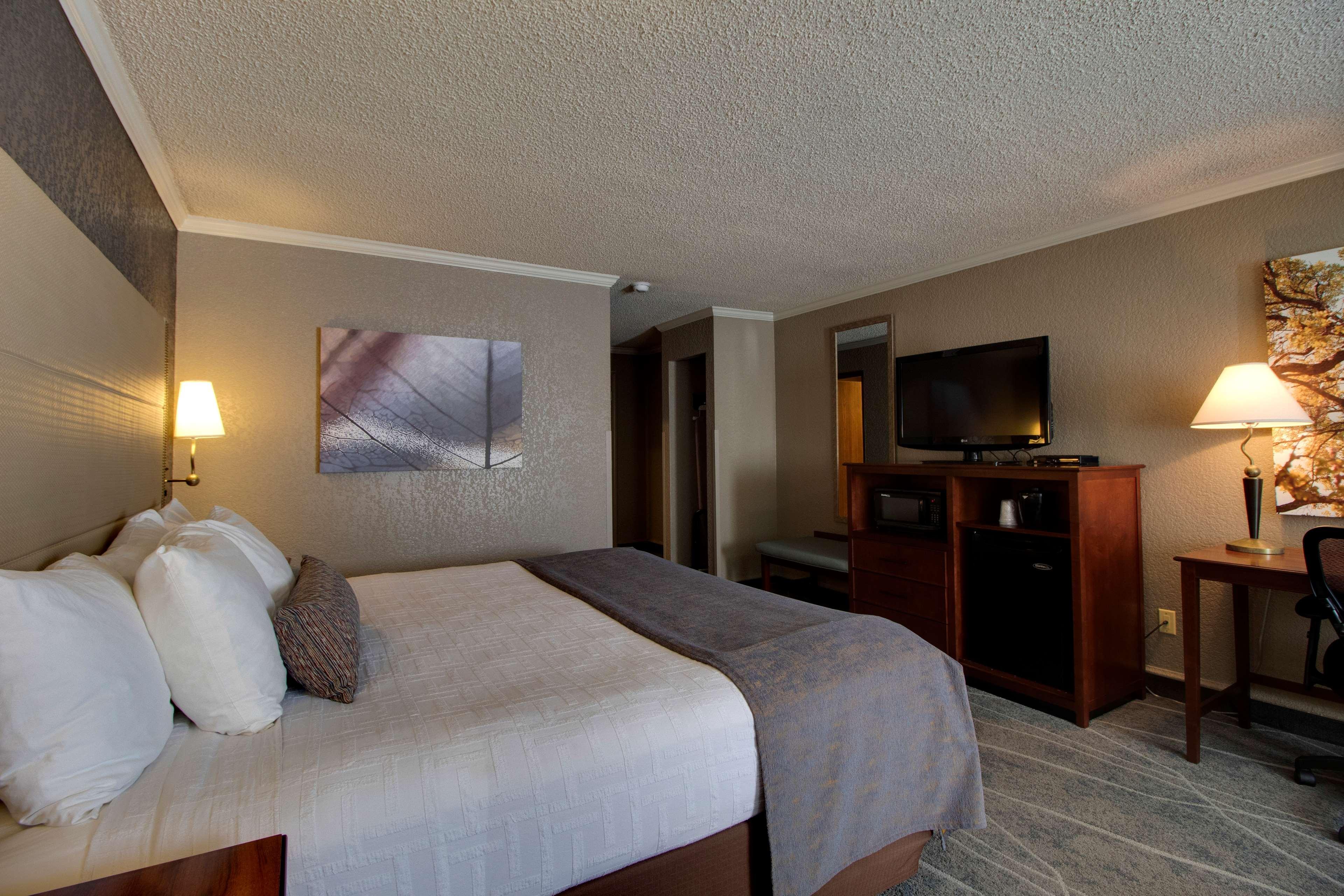 Best Western Harbour Pointe Lakefront Сент-Игнас Экстерьер фото