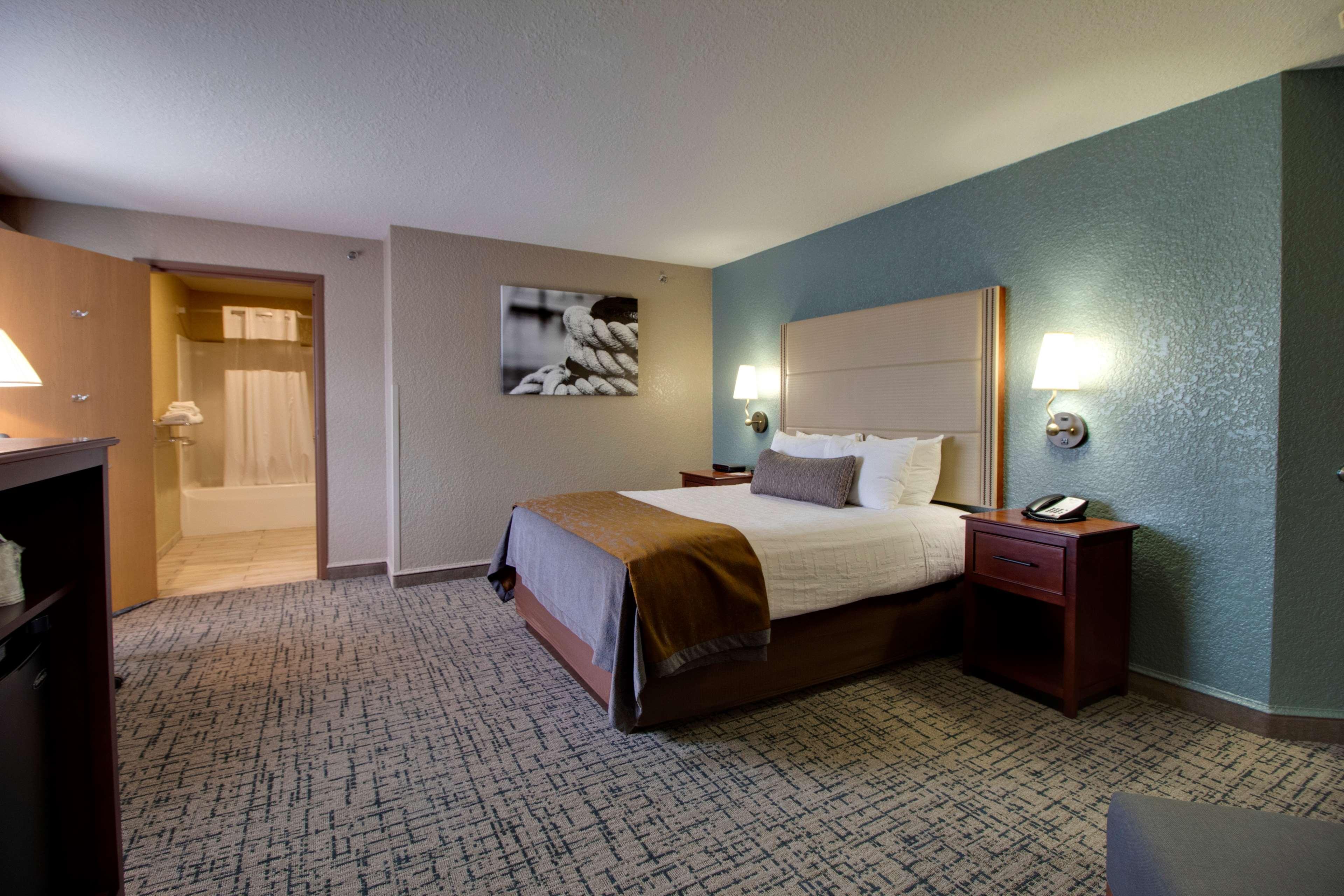 Best Western Harbour Pointe Lakefront Сент-Игнас Экстерьер фото