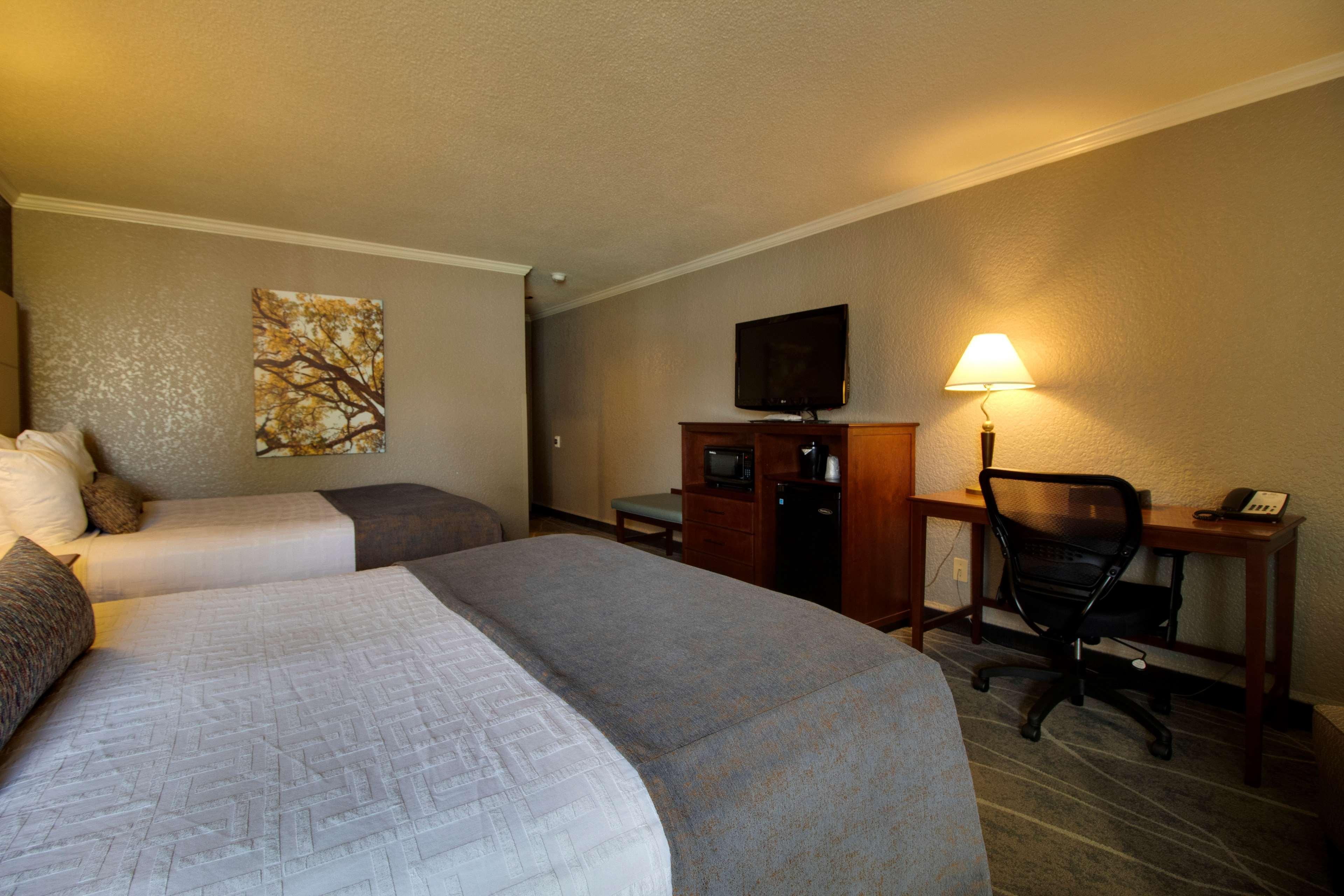 Best Western Harbour Pointe Lakefront Сент-Игнас Экстерьер фото