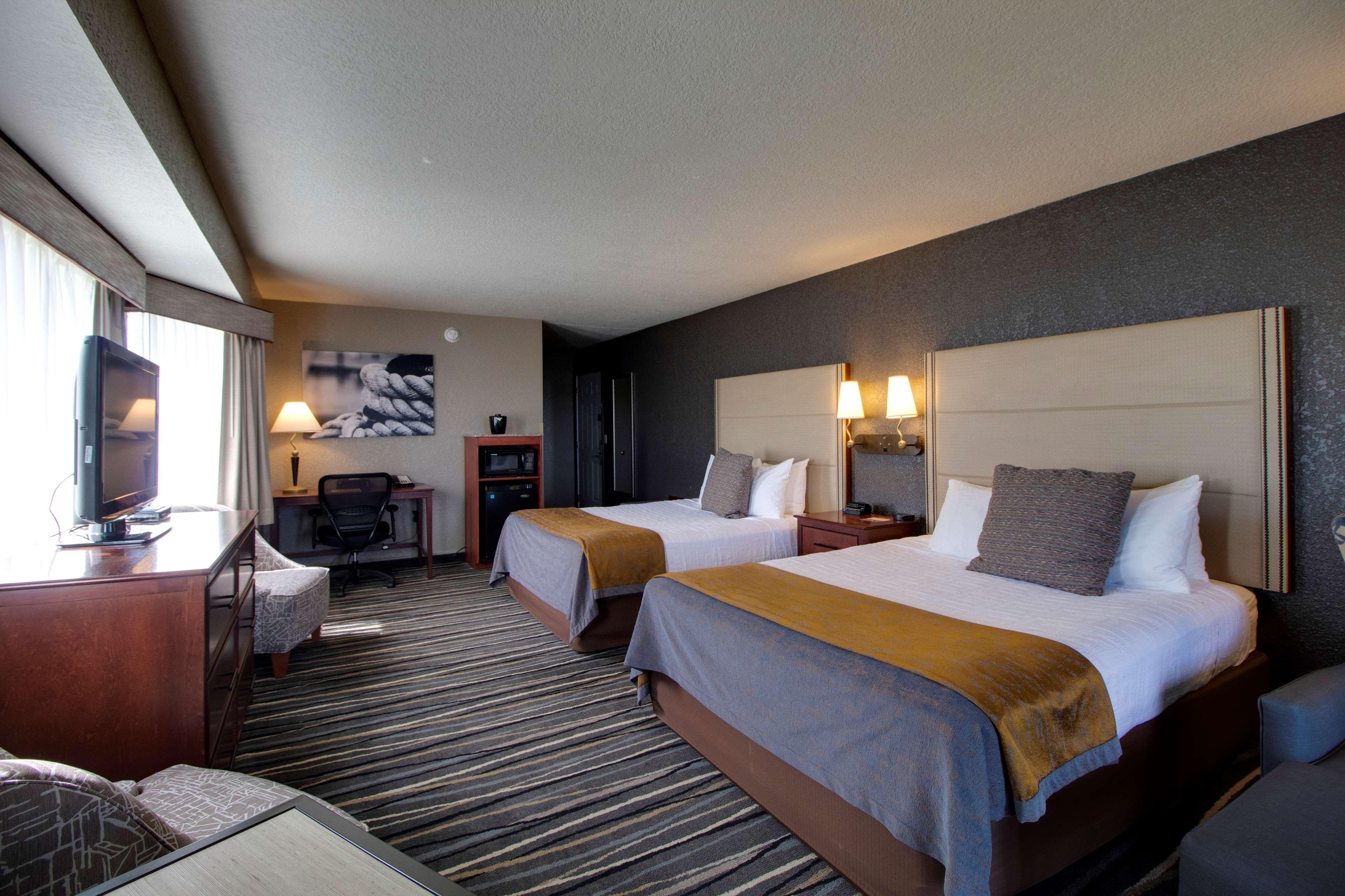 Best Western Harbour Pointe Lakefront Сент-Игнас Экстерьер фото